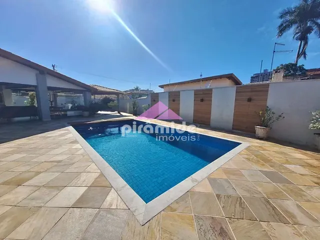 Casa com 592m² 3 quartos e 3 banheiros, à venda, no bairro Indaiá em Caraguatatuba