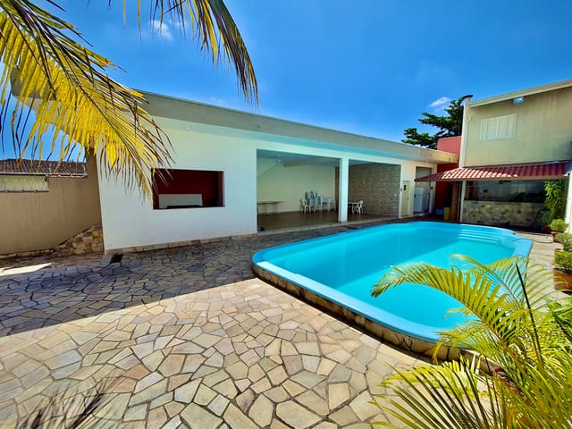 Casa 1 quarto e 2 banheiros, à venda, no bairro Vila São José em Taubaté