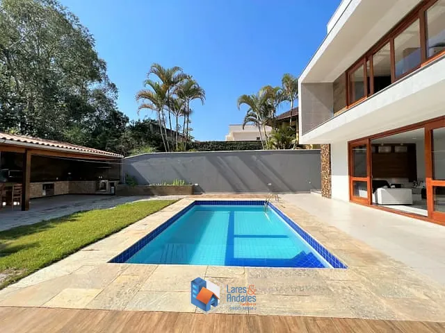 Casa com 600m² 4 quartos e 4 banheiros, à venda, no bairro São Paulo II em Cotia