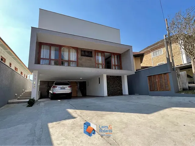 Casa com 600m² 4 quartos e 4 banheiros, à venda, no bairro São Paulo II em Cotia