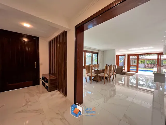Casa com 600m² 4 quartos e 4 banheiros, à venda, no bairro São Paulo II em Cotia