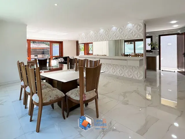 Casa com 600m² 4 quartos e 4 banheiros, à venda, no bairro São Paulo II em Cotia