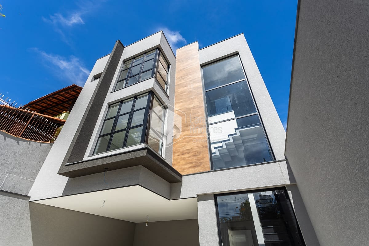 Casa, 3 quartos, 210 m² - Foto 1