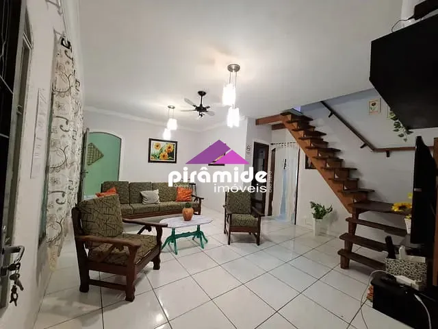 Casa com 300m² 3 quartos e 3 banheiros, à venda, no bairro Jardim Primavera em Caraguatatuba