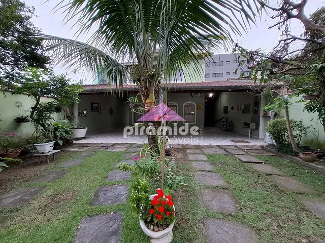 Casa com 300m² 3 quartos e 3 banheiros, à venda, no bairro Jardim Primavera em Caraguatatuba