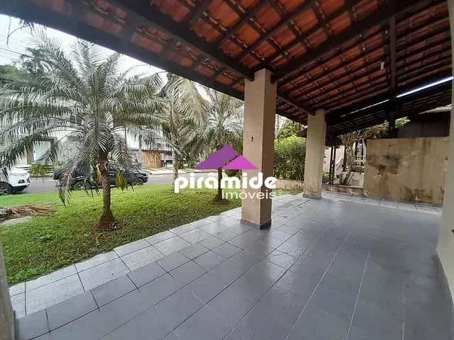 Casa com 360m², à venda, no bairro Park Imperial em Caraguatatuba