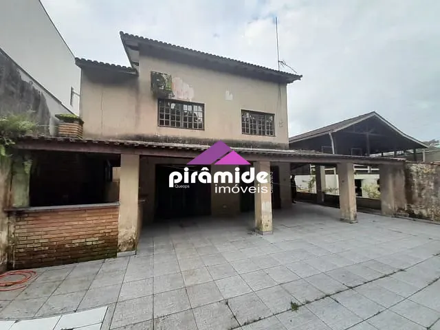 Casa com 360m², à venda, no bairro Park Imperial em Caraguatatuba