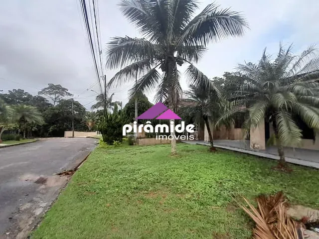 Casa com 360m², à venda, no bairro Park Imperial em Caraguatatuba