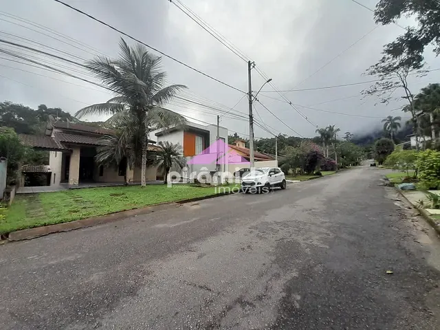 Casa com 360m², à venda, no bairro Park Imperial em Caraguatatuba