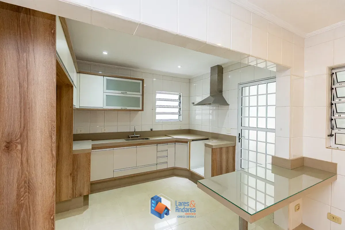 Casa, 3 quartos, 219 m² - Foto 1