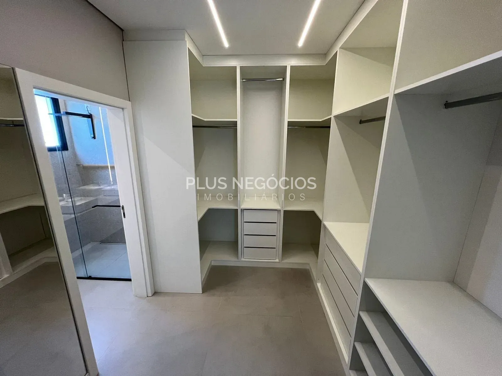 Casa, 3 quartos, 250 m² - Foto 14