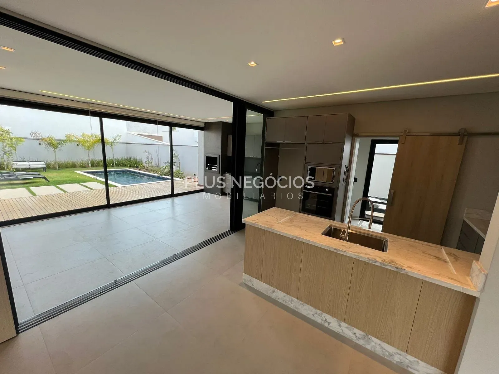 Casa, 3 quartos, 250 m² - Foto 3