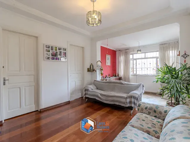 Casa com 410m² 4 quartos e 2 banheiros, à venda, no bairro Bosque da Saúde em São Paulo