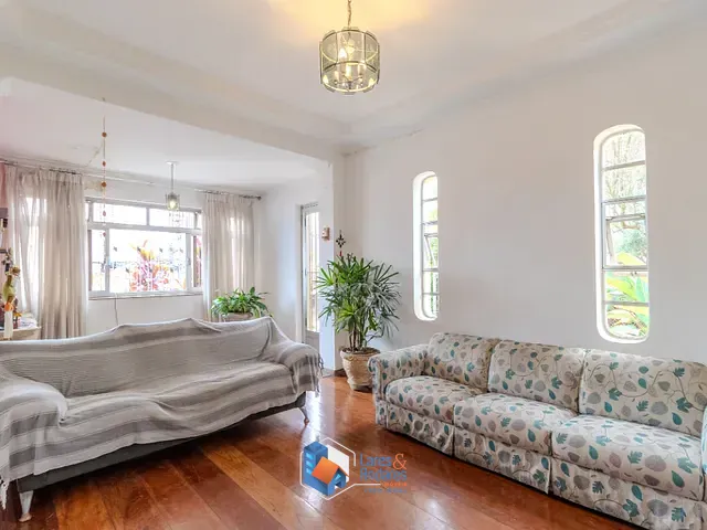 Casa com 410m² 4 quartos e 2 banheiros, à venda, no bairro Bosque da Saúde em São Paulo