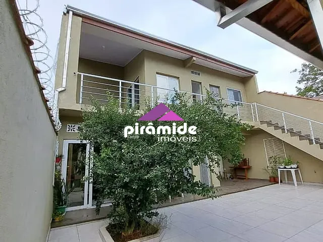 Casa com 300m², à venda, no bairro Jardim do Sol em Caraguatatuba