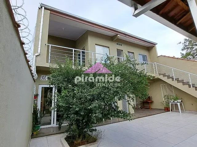 Casa com 300m², à venda, no bairro Jardim do Sol em Caraguatatuba