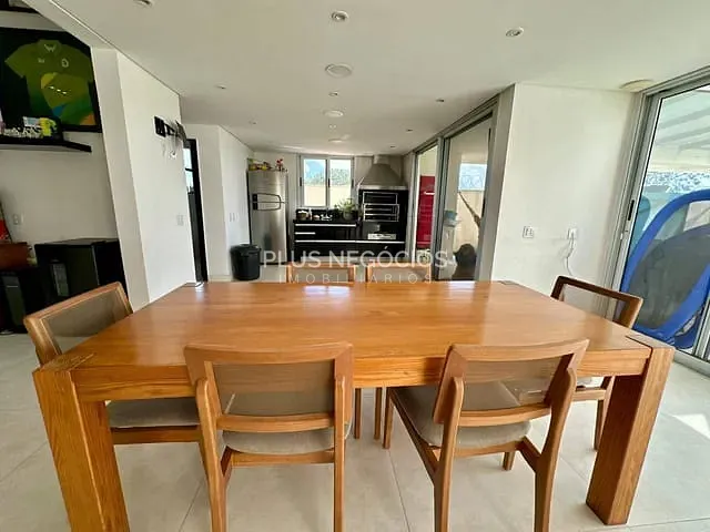 Casa com 1000m² 4 quartos e 5 banheiros, à venda ou para alugar, no bairro Chácaras Residenciais Santa Maria em Votorantim