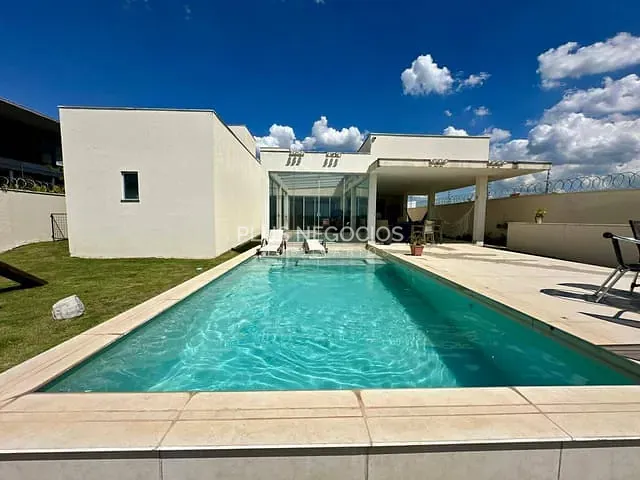 Casa com 1000m² 4 quartos e 5 banheiros, à venda ou para alugar, no bairro Chácaras Residenciais Santa Maria em Votorantim
