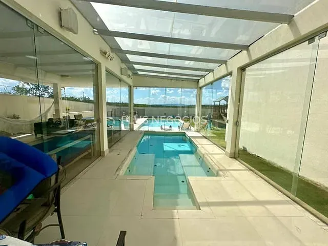 Casa com 1000m² 4 quartos e 5 banheiros, à venda ou para alugar, no bairro Chácaras Residenciais Santa Maria em Votorantim