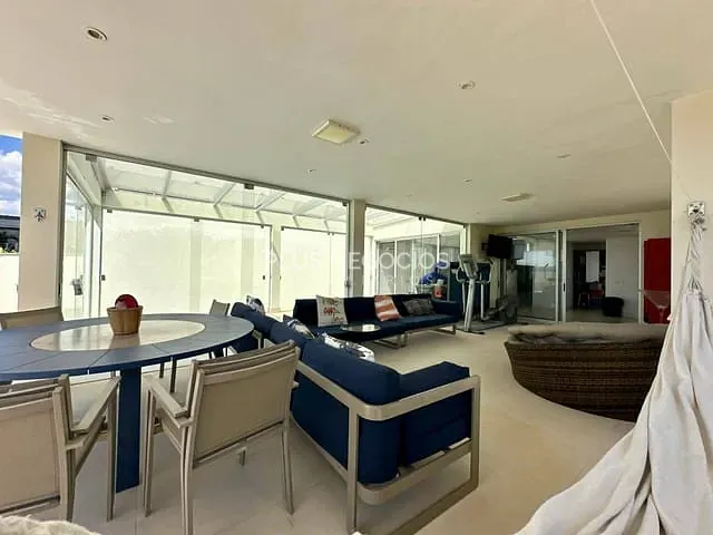 Casa com 1000m² 4 quartos e 5 banheiros, à venda ou para alugar, no bairro Chácaras Residenciais Santa Maria em Votorantim