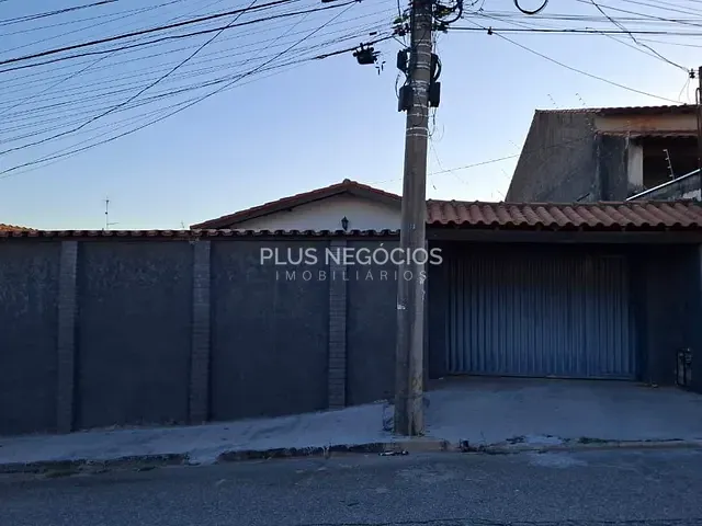 Casa com 250m² 3 quartos e 1 banheiro, à venda, no bairro Parque Ouro Fino em Sorocaba