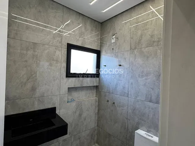 Casa com 200m² 3 quartos e 3 banheiros, à venda, no bairro Wanel Ville em Sorocaba