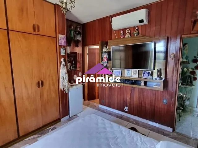 Casa com 924m² 4 quartos e 5 banheiros, à venda, no bairro Monte Castelo em São José dos Campos