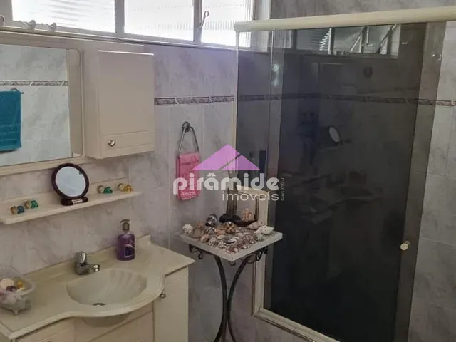 Casa com 924m² 4 quartos e 5 banheiros, à venda, no bairro Monte Castelo em São José dos Campos