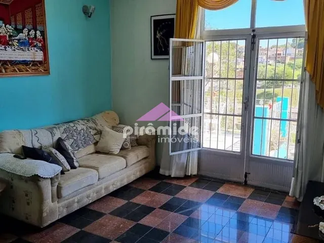 Casa com 924m² 4 quartos e 5 banheiros, à venda, no bairro Monte Castelo em São José dos Campos