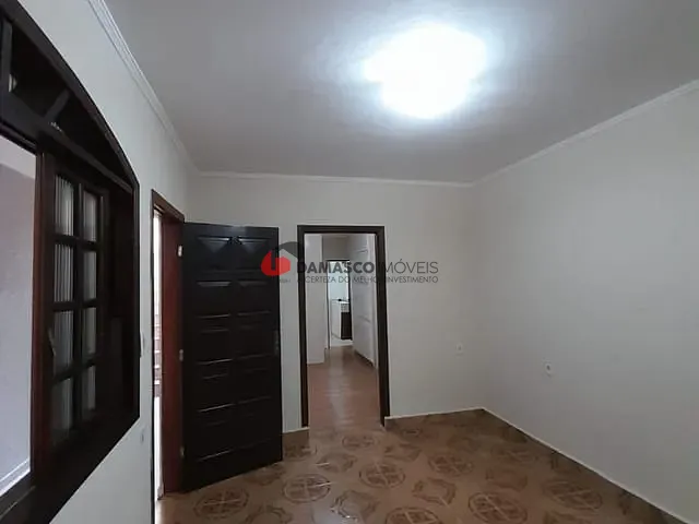 Casa 2 quartos e 1 banheiro, para alugar, no bairro Olímpico em São Caetano do Sul