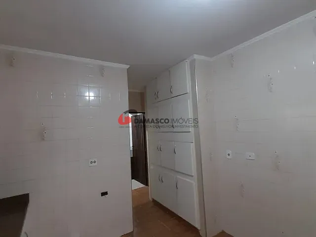 Casa 2 quartos e 1 banheiro, para alugar, no bairro Olímpico em São Caetano do Sul