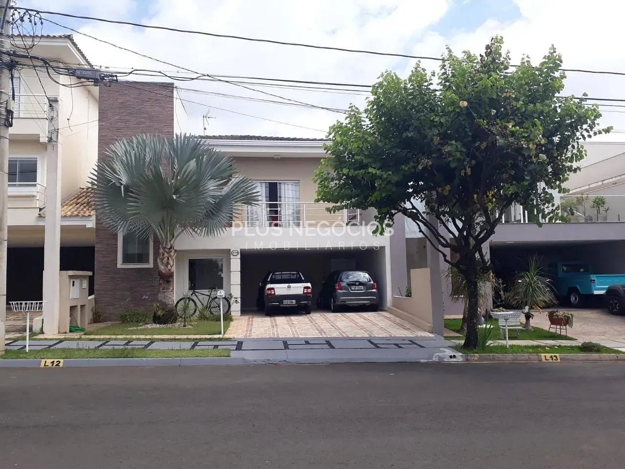 Casa, 3 quartos, 214 m² - Foto 1