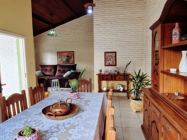Casa com 600m² 5 quartos e 1 banheiro, à venda, no bairro Bela Vista em Pindamonhangaba