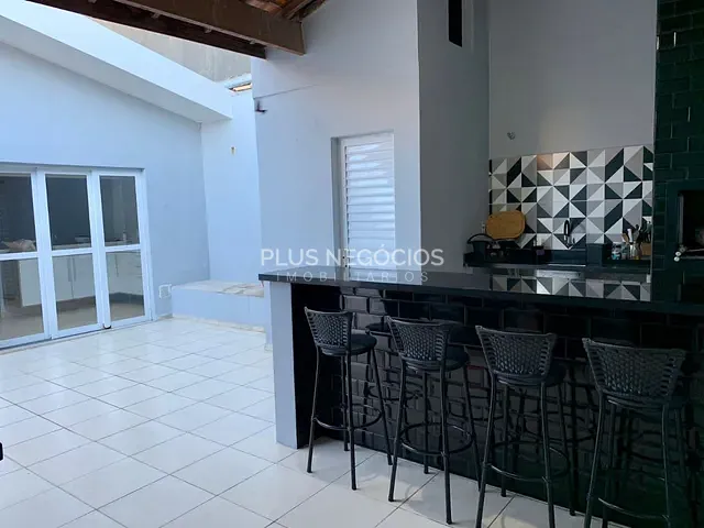 Casa com 500m² 3 quartos e 3 banheiros, à venda, no bairro Jardim Ipê em Sorocaba