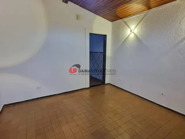 Casa 2 quartos e 2 banheiros, para alugar, no bairro Nova Gerty em São Caetano do Sul