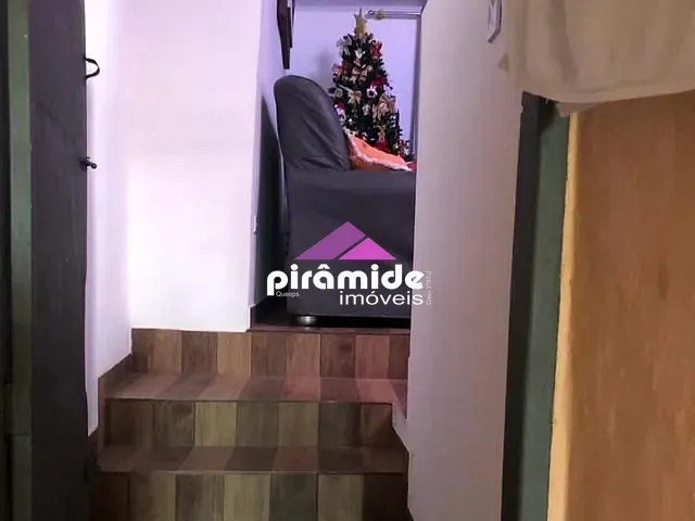 Casa com 312m² 3 quartos e 1 banheiro, à venda, no bairro Vila São Benedito em São José dos Campos