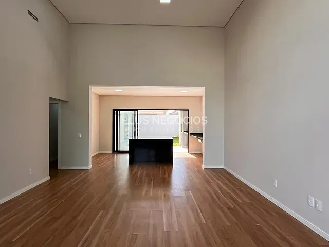 Casa com 300m² 3 quartos e 5 banheiros, à venda, no bairro Granja Olga II em Sorocaba