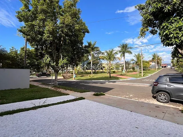Casa com 300m² 3 quartos e 5 banheiros, à venda, no bairro Granja Olga II em Sorocaba