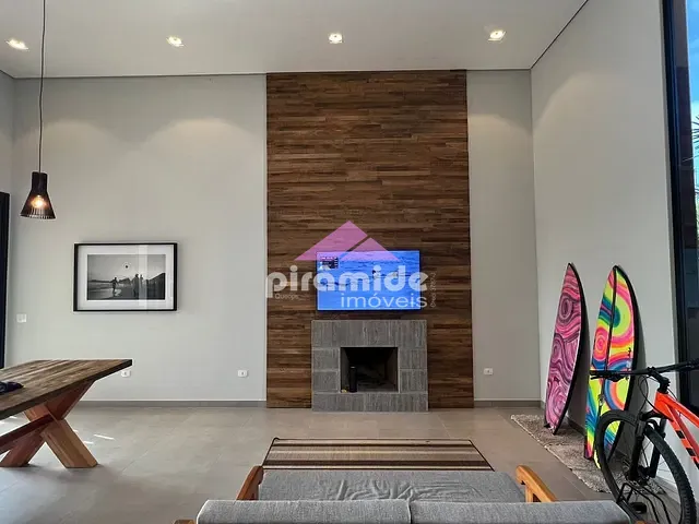 Casa com 450m² 4 quartos e 2 banheiros, à venda, no bairro Urbanova em São José dos Campos