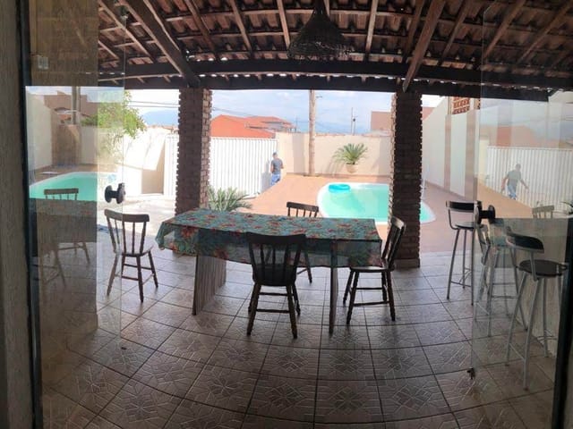 Casa com 300m² 3 quartos e 3 banheiros, à venda, no bairro Residencial Mombaça em Pindamonhangaba