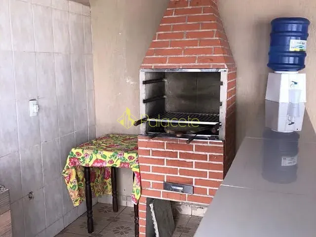 Casa com 300m² 3 quartos e 3 banheiros, à venda, no bairro Residencial Mombaça em Pindamonhangaba