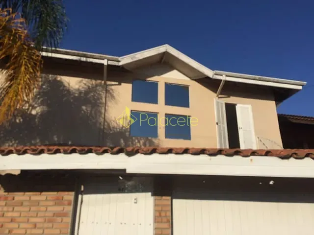 Casa com 300m² 3 quartos e 3 banheiros, à venda, no bairro Residencial Mombaça em Pindamonhangaba