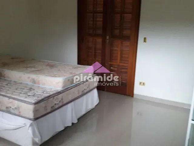 Casa com 300m² 3 quartos e 4 banheiros, à venda, no bairro Martim de Sá em Caraguatatuba