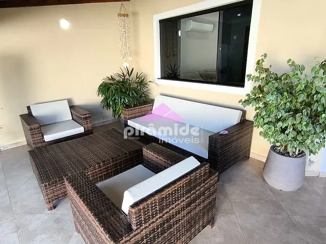 Casa com 349m² 5 quartos e 4 banheiros, à venda, no bairro Indaiá em Caraguatatuba