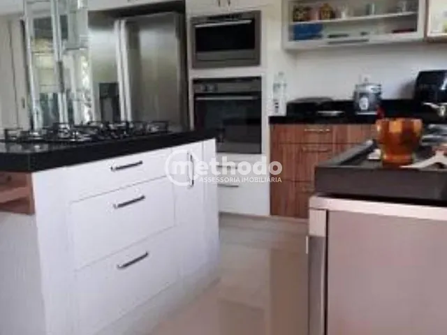Casa com 327m² 4 quartos e 7 banheiros, à venda, no bairro Parque São Quirino em Campinas