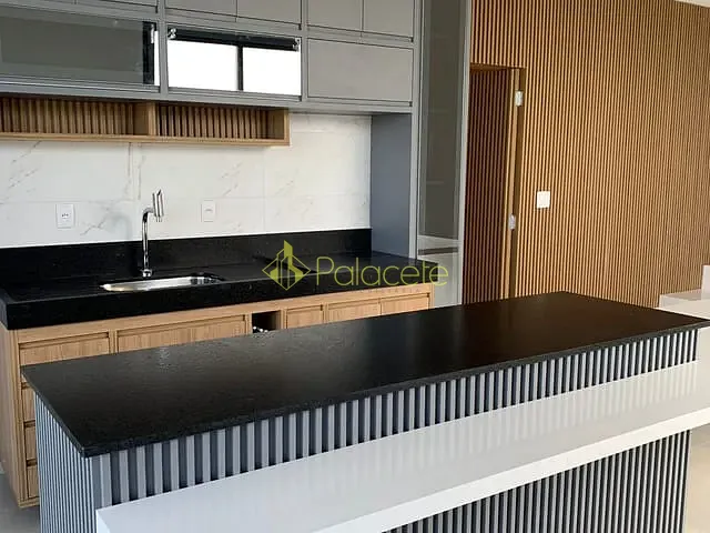 Casa com 286m² 3 quartos e 4 banheiros, à venda, no bairro Jardim Marlene Miranda em Taubaté