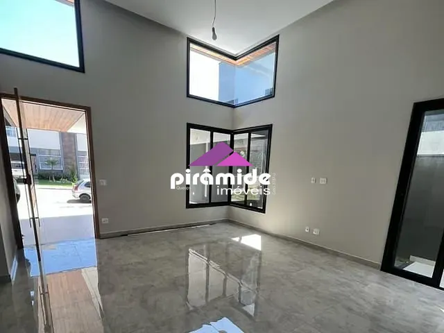 Casa com 300m² 3 quartos e 2 banheiros, à venda, no bairro Condomínio Terras do Vale em Caçapava