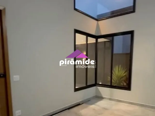 Casa com 300m² 3 quartos e 2 banheiros, à venda, no bairro Condomínio Terras do Vale em Caçapava