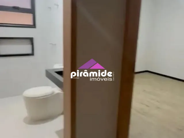 Casa com 300m² 3 quartos e 2 banheiros, à venda, no bairro Condomínio Terras do Vale em Caçapava