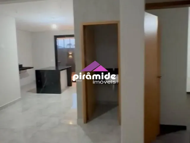 Casa com 300m² 3 quartos e 2 banheiros, à venda, no bairro Condomínio Terras do Vale em Caçapava
